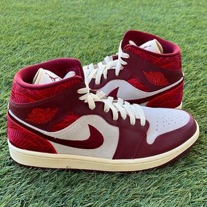 Air Jordan 1 Mid SE